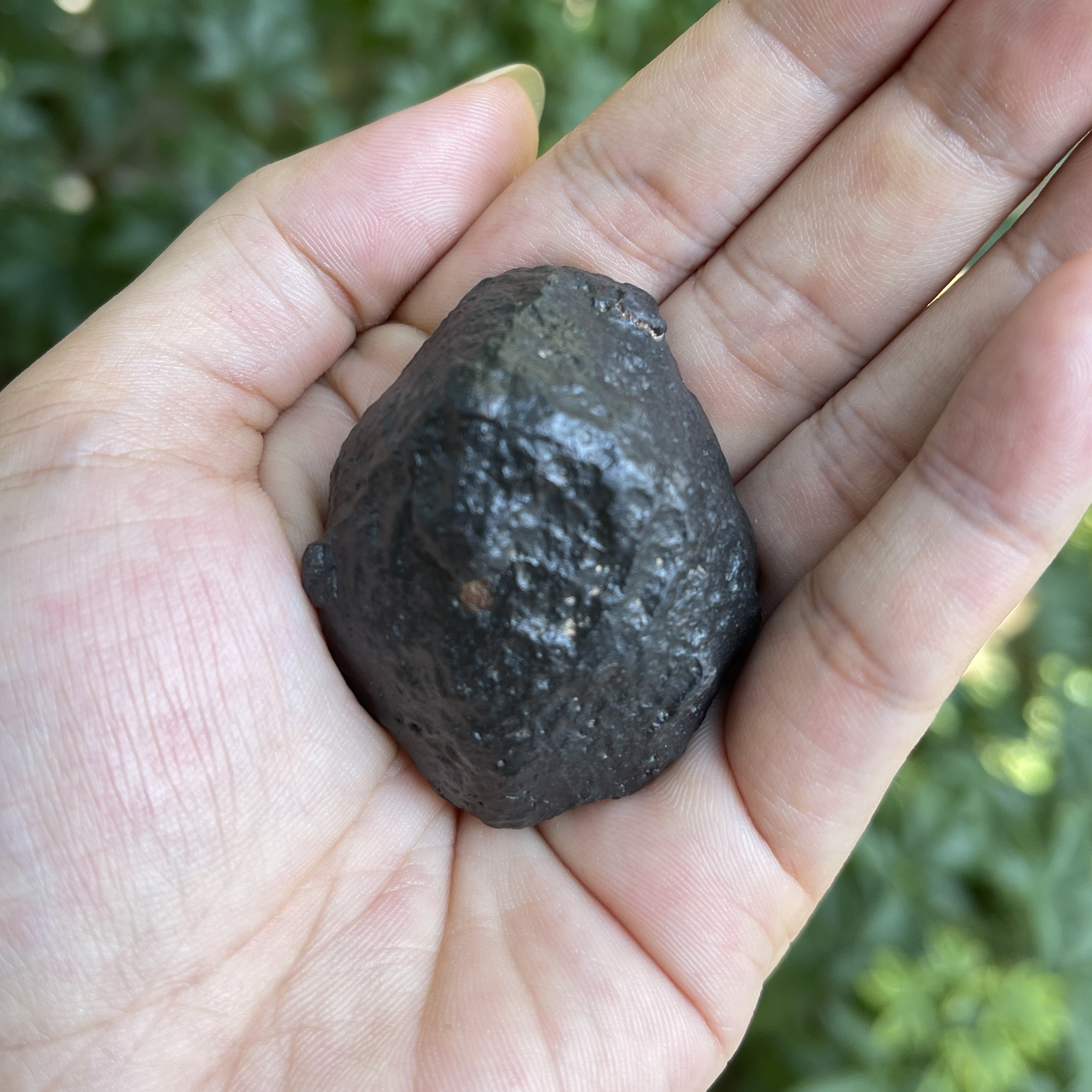 小山塔形状陨石